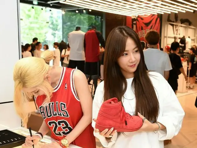 SISTAR 出身ソユ＆DJソーダ、Jordan Hongdae公式オープン記念イベントに出席。