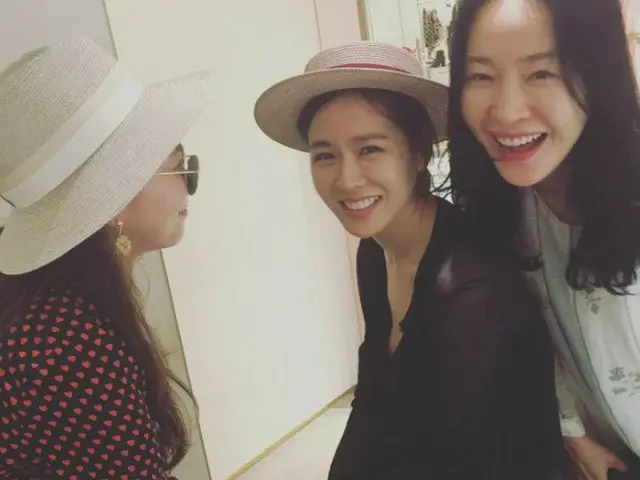 女優コン・ヒョジン、SNS更新。
