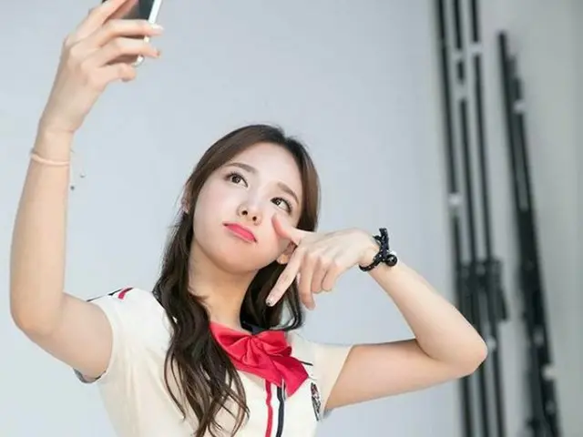 TWICE ナヨン、CMメイキングを公開。