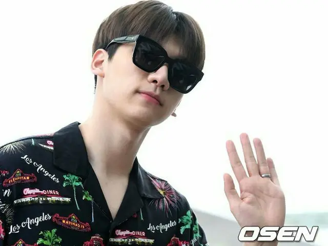 VIXX ヒョク、出国中。