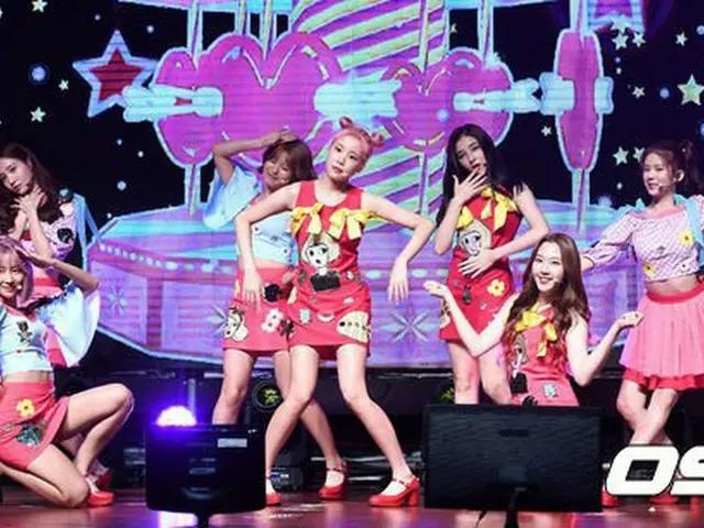 MOMOLAND、ニューアルバム「Freeze！」発売記念ショーケースを開催。