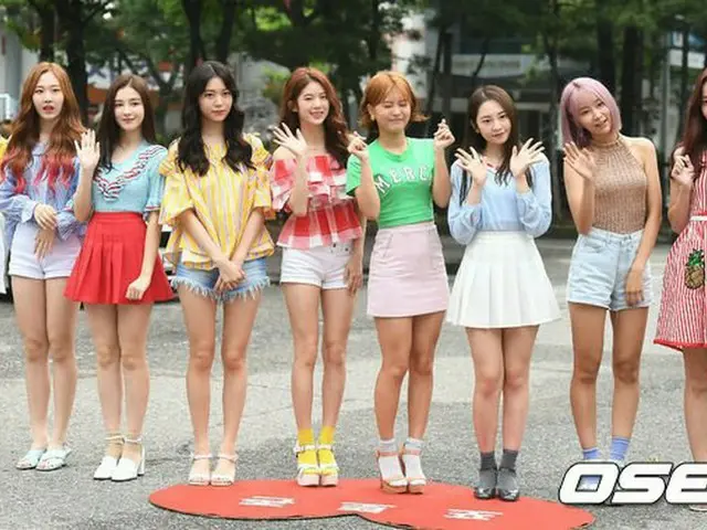 MOMOLAND、出勤完了。