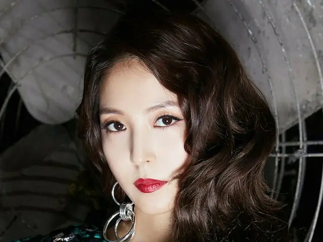 BoA、デビュー17周年の「CAMO」舞台映像を公開。