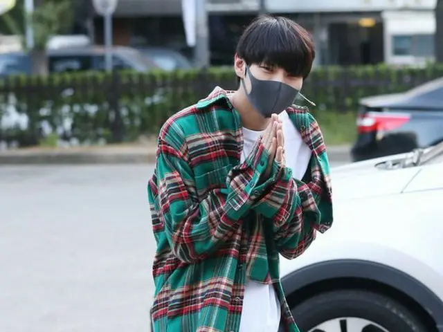 VIXX LR、出勤中。