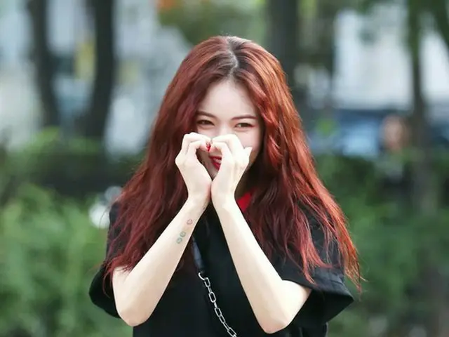 4MINUTE 出身ヒョナ、出勤中。