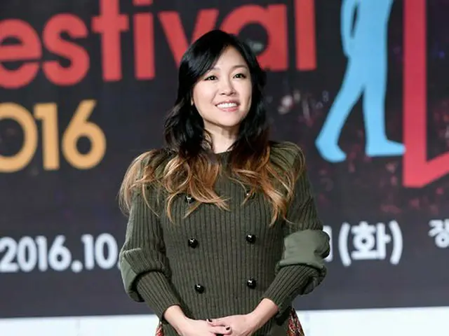 リナ・パーク(LENA PARK)、英語での音楽番組「ONE FINE DAY」進行が確定。