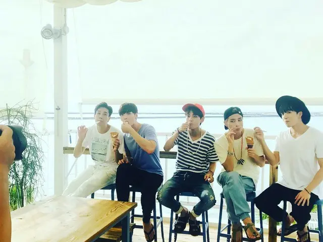 Boys Republic、公式SNS更新、「Beginningのリリースイベントスケジュール後に10/31に発売されるアーティストブックの撮影をしに沖縄へ。