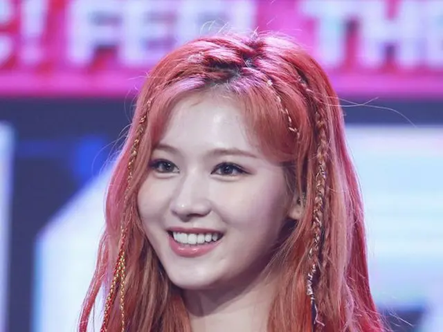 TWICE サナ、新型コロナ感染者との濃厚接触による自主隔離が解除