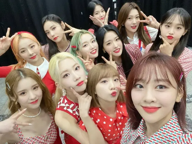 【t公式】今月の少女(Loona)、しばらくして、午後1時(KST)アリランTV」シンプリーケイポップ」で #今月の少女(LOONA)のサプライズステージがおこ