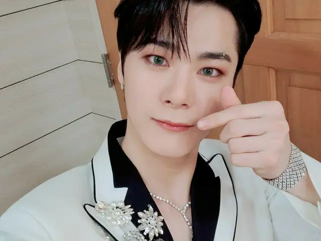 【T公式】ASTRO、今日私達ASTROが準備した舞台どうだった？！😃😃ロハの心の中によく訪ねてハードキャリーましたか？！😄😄 #ASTRO #アロハ