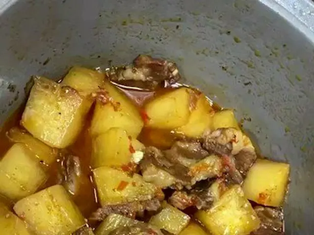 【JT公式】SEVENTEEN、RT pledis_17：[17'S JUN]天気寒くなったけど牛肉煮込みを作って食べよう