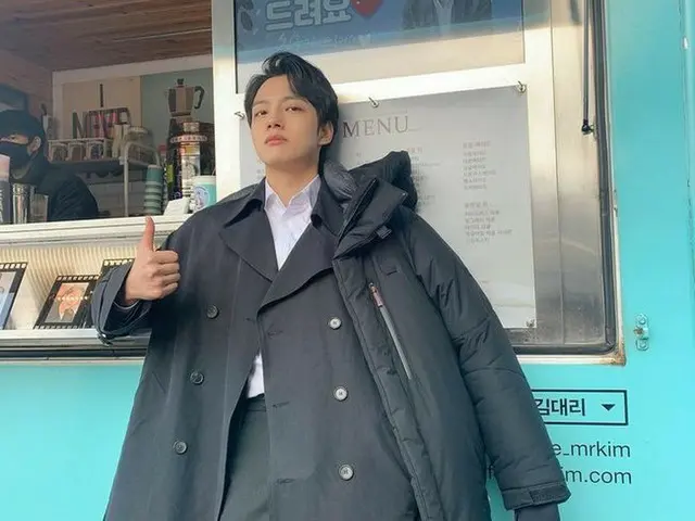 俳優ヨ・ジング、IU(アイユー)からのケータリングカーに感動。