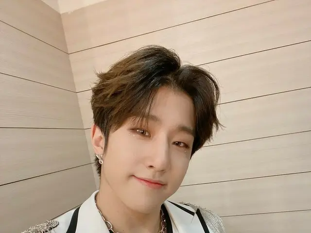 【T公式】ASTRO、ロハ！今日一日よく過ごしましたか？常にがんばってファイト〜^^  #グッドバム
