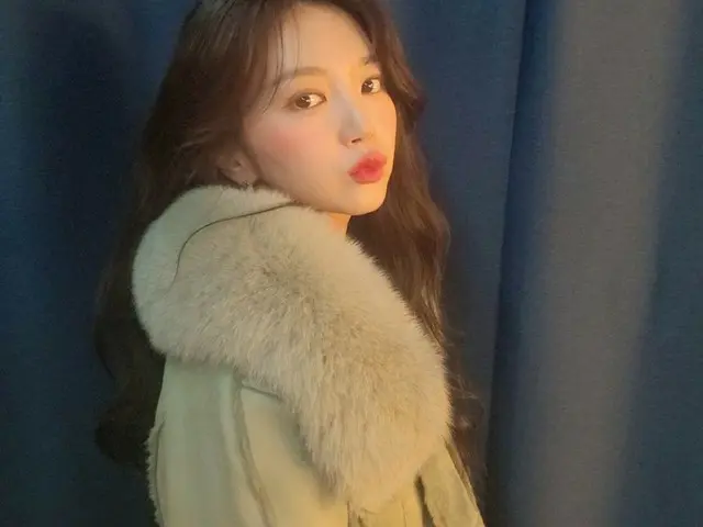 【t公式】LABOUM、[ #翌】HIM 2021 1月号が発刊されました❣楽しい撮影でした！天気寒いから服暖かく着ているラテに😊  #LABOUM #LAB