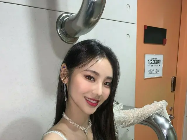 【t公式】今月の少女(Loona)、2️⃣0️⃣2️⃣1️⃣ Happy NewYear💙とてもありがたく大切Orbitに今年も皆元気です！  #今月の少女(