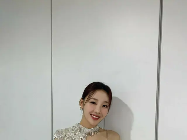 【t公式】今月の少女(Loona)、2️⃣0️⃣2️⃣1️⃣ Happy NewYear🦢 多くの愛送ってくれるOrbitのおかげで、今年も楽しくて幸せな気持