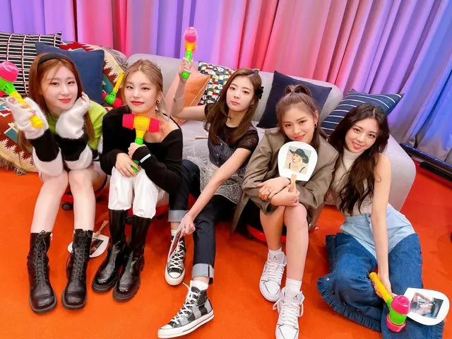 【t公式】ITZY、[#bㅣする隙間ITZY]今日初放送どうだった、MIDZY？👀来週もお楽しみに🤟 How was the first show toda