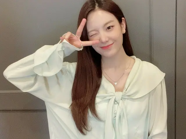 【t公式】fromis_9、[💌 #fromis_9]浮かぶモクバン妖精みかん🍊今日はチーズだ🧀！フローバー皆さん！ギュリ見👀値〜が〜ズ〜✌️😘