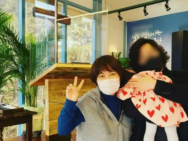 女性お笑い芸人チョ・ヘリョン、協会での礼拝写真が物議