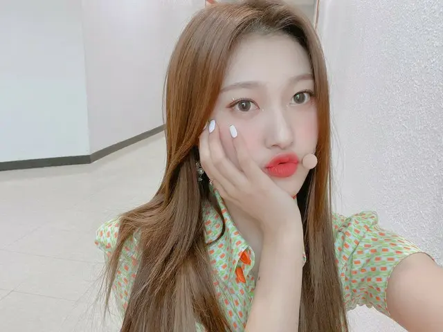 【t公式】今月の少女(Loona)、[ #チェリ/ #Choerry]ニンジンチェリに向け〜💜🥕💜Orbitもニンジン好きのための？私はOrbit好きヤン