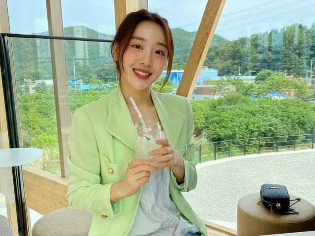【t公式】今月の少女(Loona)、[ #イブ/ #Yves]すぐに私の時のイブのようにマスクなし笑うOrbitに見てみたい😭みんな元気過ごす！#今月の少女(
