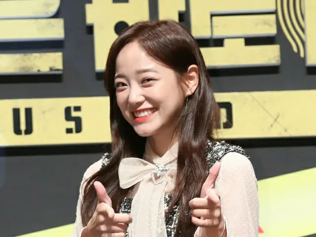 セジョン(gugudan)、「犯人はお前だ! 」シリーズで共演したSEHUN(EXO)との関係に関するコメントなどが多すぎて困っていることをSNSで訴える