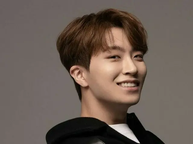 「GOT7」ヨンジェ、JYPエンターテインメントを離れてから初めてNAVERの「V LIVE」にて「ヨンジェの新しい巣をご紹介します」を生配信して話題に