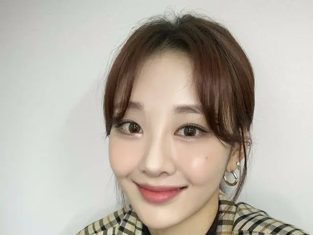 【t公式】今月の少女(Loona)、Orbit香りも良い、よりsweetに〜❣️今日は思い出の中のMC#イブを召喚して見た😉しばらくして、午後12時30分(K