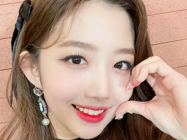【t公式】Cherry Bullet、[ #ユーズド#YUJU]カマンイ白が 🖤🤍🖤🤍♥️ #CherryBullet #Cherry Bullet