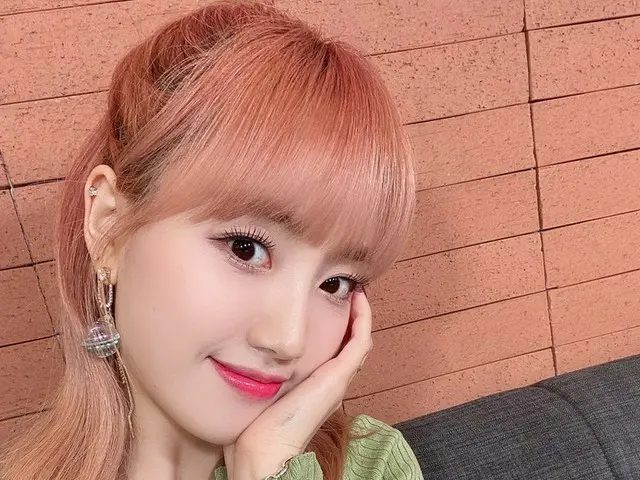 【t公式】Cherry Bullet、[ #ヘユン#HAEYOON]ルーレット今日も苦労して浮いて💛 #CherryBullet #CherryBullet