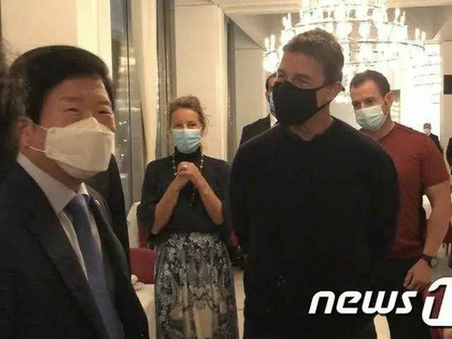 韓国のパク・ビョンソク国会議長がトム・クルーズとアブダビで遭遇したことが話題
