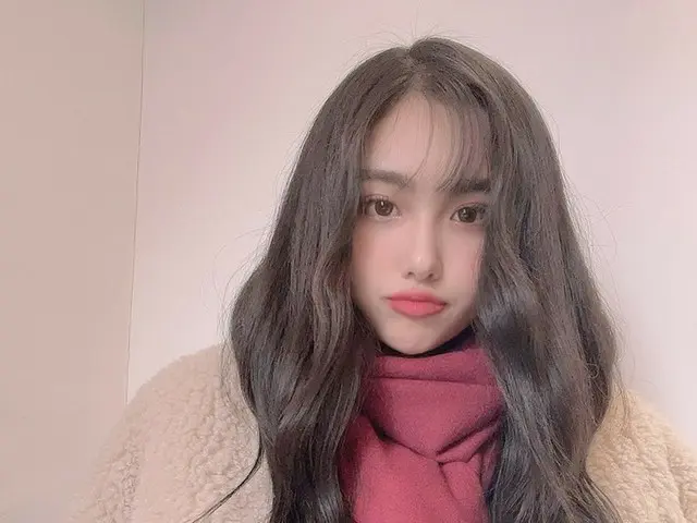 【t公式】EVERGLOW、[ AISHA]みんな旧正月を楽しく過ごしていらっしゃいますか？今日新しい前髪を試してみた