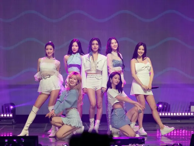 【t公式】OH MY GIRL、RT into_universe： OH MY GIRL at #UNI_KON