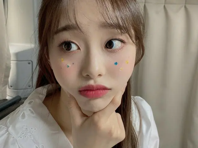 【t公式】今月の少女(Loona)、[ #Chuu] Orbit何してますか？今日は良い一日を守ってチュー