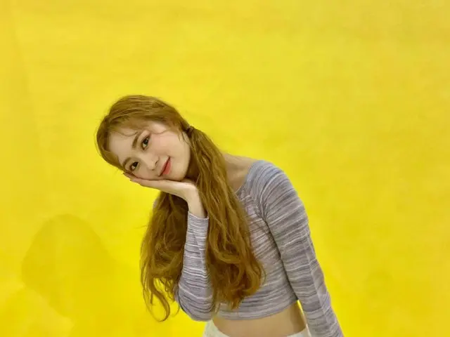 【t公式】Cherry Bullet、[ #メイ#MAY]傾いたメイコレクション