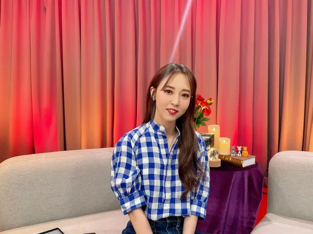【t公式】MAMAMOO、[ #ムンビョル] しばらくして、9時、我々ムームー皆さん ネイバーナウ」studio門ナイト」に すべて遊びに来てください💙#MA
