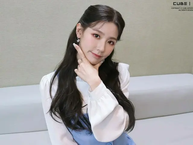 【t公式】(G)I-DLE_、[📸](G)I-DLE_ MIYEONエムカウントダウンMC初放送ビハインド♡ より多くの写真は、(G)I-DLE_ UCUBE