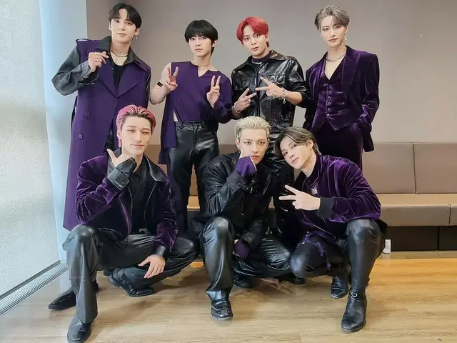 【T公式】ATEEZ、[📷] TODAY ATEEZ ATINYと一緒花道を歩いているような幸せなATEEZ💜🖤「ATEEZはATINYが必要であると目つ