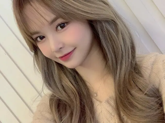 【t公式】EVERGLOW、[イユ]フォーエバー、天気が暖かくなりました(笑)春が来たようです