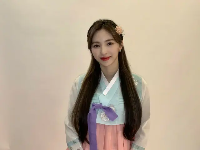 【t公式】Cherry Bullet、[ #サポート#JIWON]チキン食べなくちゃ🍗❤ #CherryBullet #Cherry Bullet