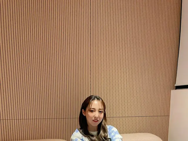 【t公式】MAMAMOO、[ #ムンビョル] しばらくして、9時、我々ムームー皆さん ネイバーナウ」studioドアナイト」 今日も星と一緒にします💙#MAM