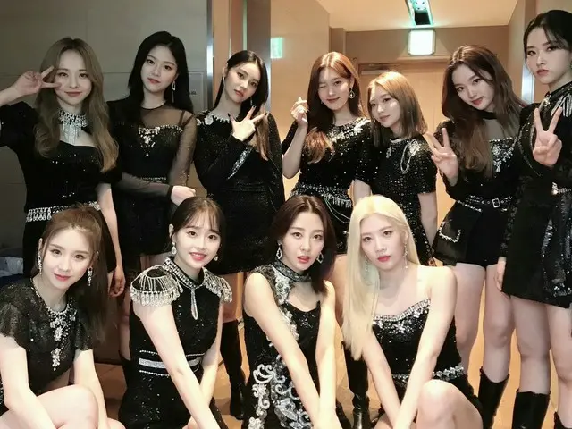 【t公式】今月の少女(Loona)、 #今月の少女(LOONA)は今Orbit💫に舞台見せてくれると思うのドキドキ🖤しばらくして夜9時(KST)に放送される