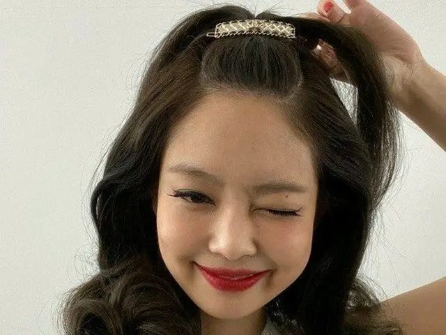 BLACKPINK ジェニー、シャネル画報撮影のオフショットなどを公開