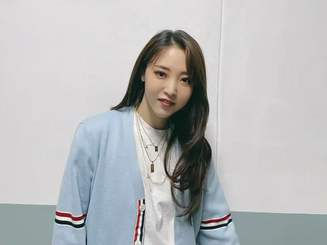 【t公式】MAMAMOO、[ #ムンビョル] しばらくして、9時！私たちムームー皆さん！今日も 星と楽しい水曜日💙ネイバーナウ」studioドアナイト」で会い