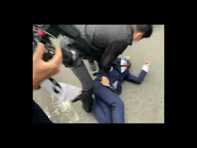 過熱するソウル市長選挙、候補者が倒れる瞬間が韓国で話題