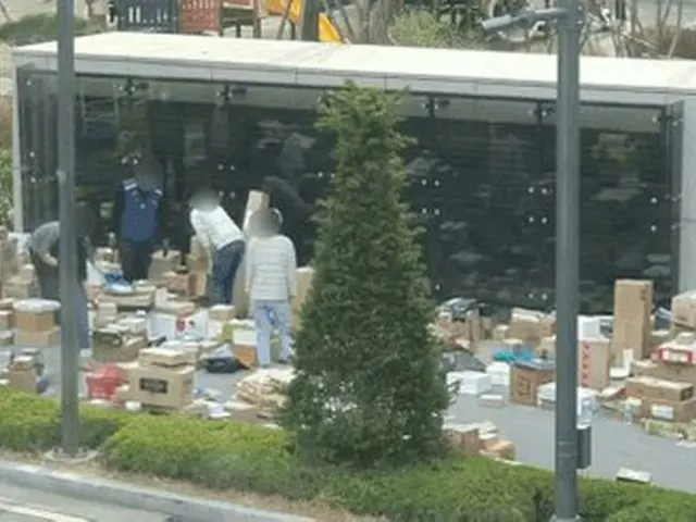 ソウル市内のマンション群の敷地入口前で宅配業者が大変なことになっていると話題に