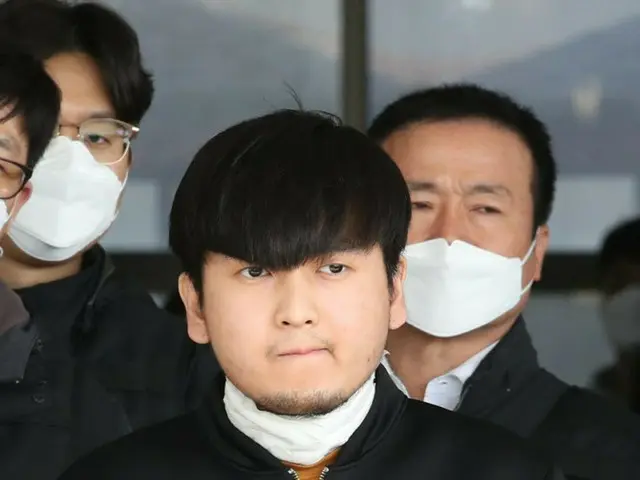 ソウル市蘆原区のマンションで知り合いの女性とその妹、その母親まで殺害したキム・テヒョンン容疑者が記者の前で謝罪