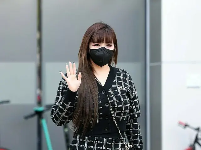 減量成功の_BOM(2NE1)、MBC FM4U「正午の希望曲キム・シニョンです」に出演。