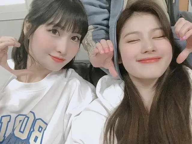 TWICE モモ＆サナ、“JYP入社”9周年をお祝い