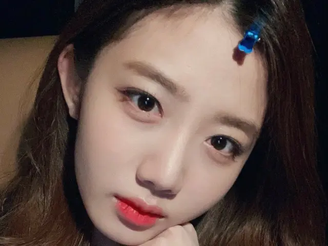 【t公式】Cherry Bullet、[ #ユーズド#YUJU]色味が似ていますねぇ〜 🌺🤍 #CherryBullet #Cherry Bullet